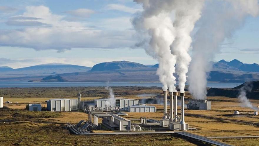 Ejemplo de una industria destinada a aprovechar la energía geotérmica.