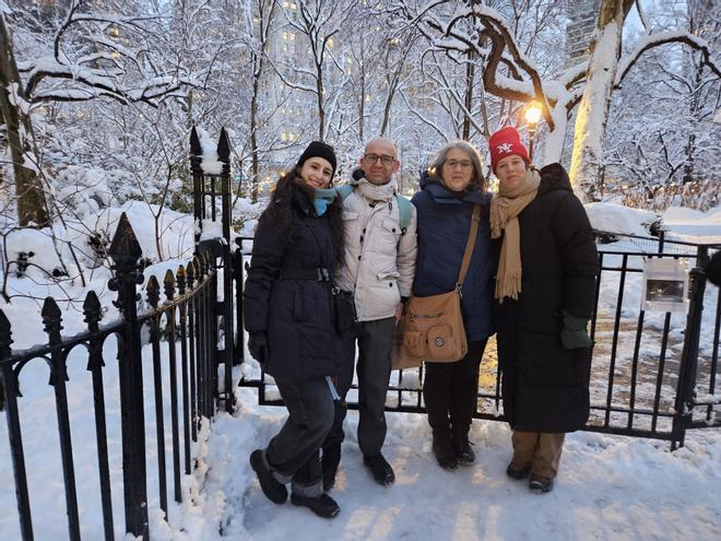 Fotogalería | Una familia extremeña en la histórica nevada de Nueva York