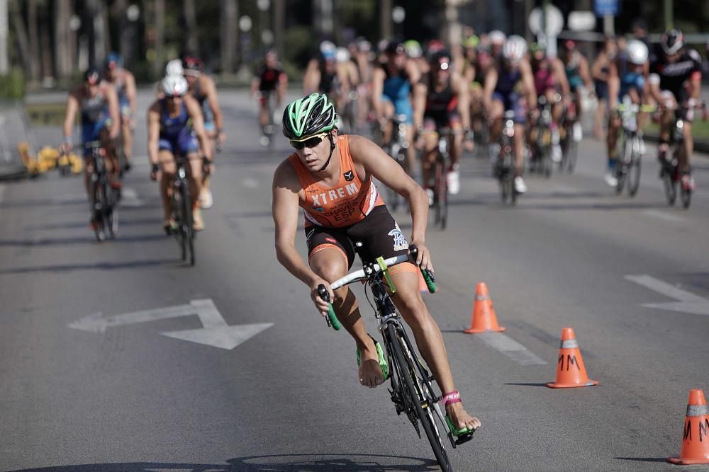 Triatlón: Paco Arnau y Carol Sitges ganan en el Passeig Marítim