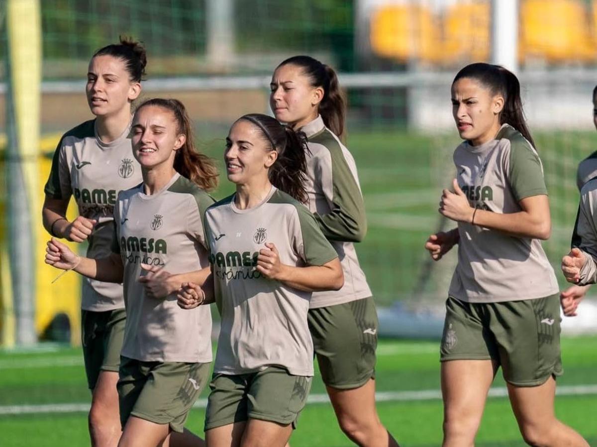 Las jugadoras del Villarreal CF preparan el partido