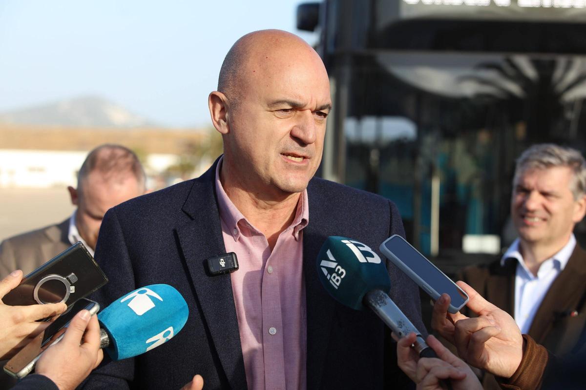 Todas las imágenes de la presentación de los nuevos autobuses de Ibiza Todas las imágenes de la presentación de los nuevos autobuses de Ibiza