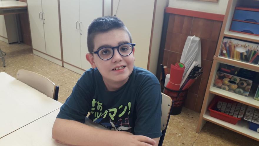 El gandiense David será la voz de los niños con autismo de España