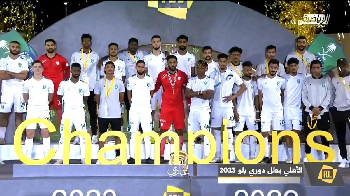 ¡La celebración más triste de la historia! El Al Ahli asciende, se hace la foto y esto fue lo que pasó...