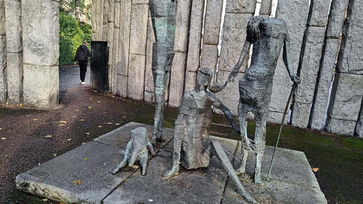 La escultura que recuerda la Hambruna de la Patata en St. Stephen&#039;S Green