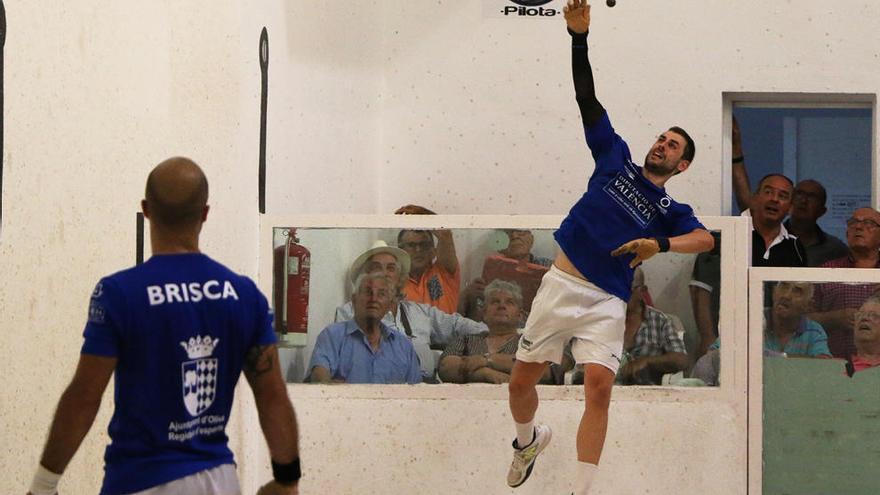 Mario i Brisca arriben a la final de la Copa de raspall amb ple de victòries.