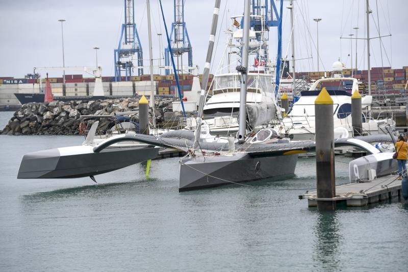 11-11-19 LAS PALMAS DE GRAN CANARIA. MUELLE DE CLUB NAUTICO. LAS PALMAS DE GRAN CANARIA. Trimaran multicasco que aquiere batir el recor de la vuelta al mundo atracado en la Marina del Real Club Nautico de Las Palmas de Gran Canaria. Fotos: Juan Castro.  | 11/11/2019 | Fotógrafo: Juan Carlos Castro