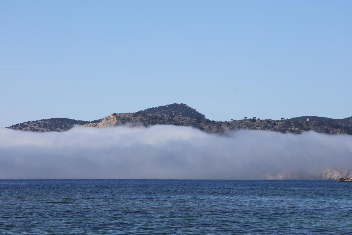 Wie eine Wand auf dem Meer: Nebel auf Mallorca