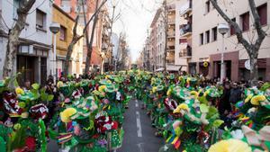 Un momento de la rúa de disfraces del Carnaval de Sabadell de 2018.