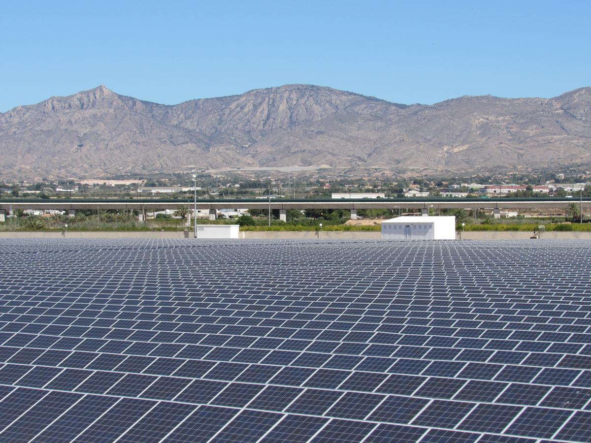 Parque solar en el sur de la Comunitat Valenciana.