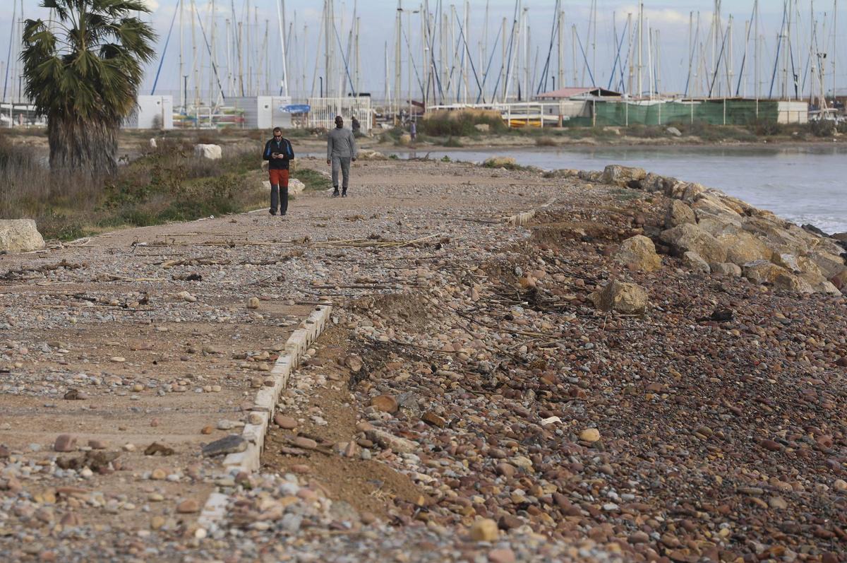 Estado en el que quedó la senda blava tras el reciente paso de la borrasca Harry.
