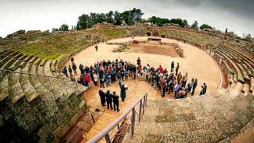 El pádel en el Anfiteatro de Mérida crea polémica