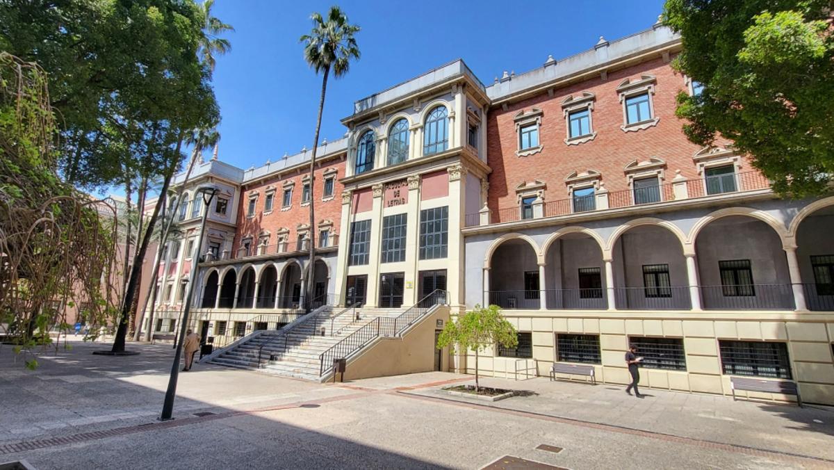 Fachada del campus de la Universidad de Murcia (UMU).
