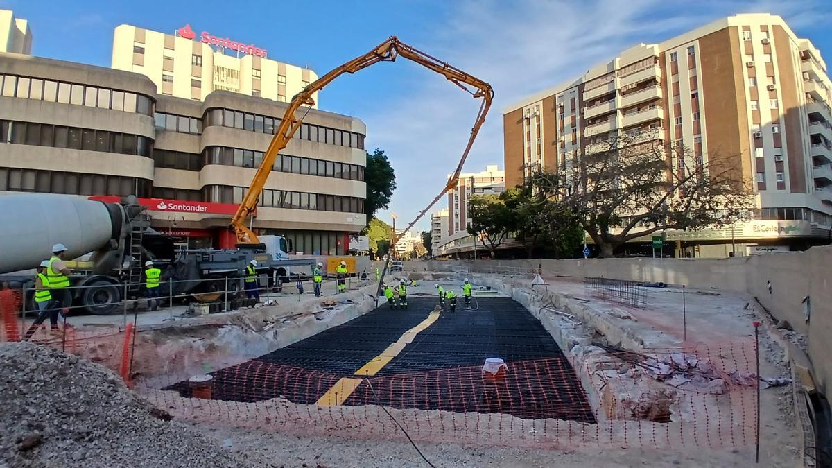 Obras del metro en la confluencia de las calles Hilera y Armengual Mota
