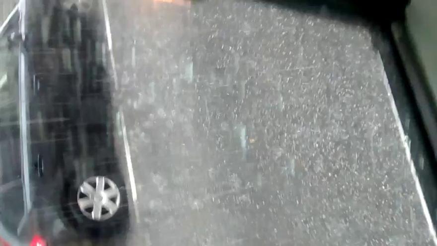 Una granizada descarga en Elche 6 litros por metro cuadrado en 20 minutos