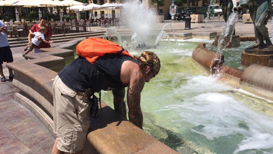 Solo los guiris desafían al calor extremo