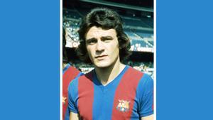 José Joaquín Albaladejo en su primera temporada como jugador del FC Barcelona (1974-75). Defendió la camiseta azulgrana en 63 partidos oficiales, anotó un gol fue campeón de la Recopa 1979 y la Copa 1981