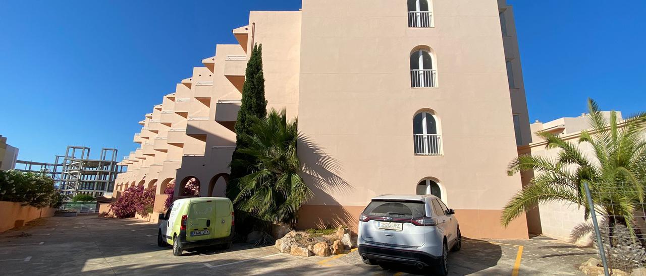 Exterior del hotel puente de Sant Antoni.