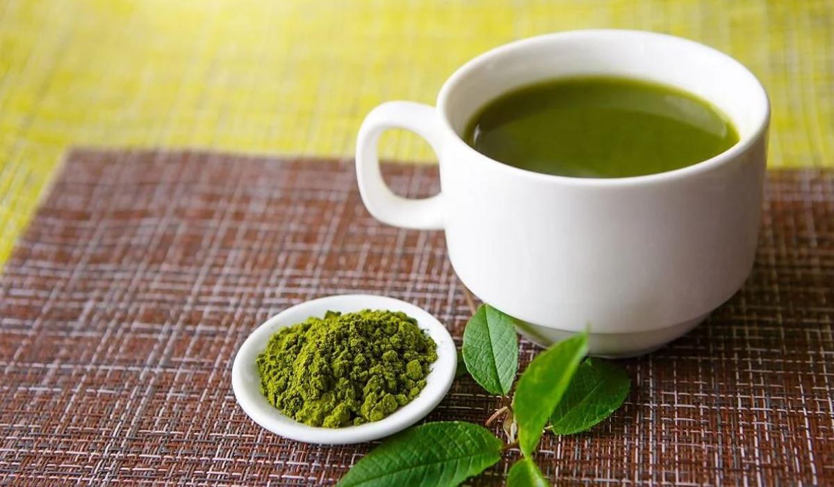 El té verde es una herramienta poderosa y natural para aquellos que buscan perder peso de manera saludable y sostenible.