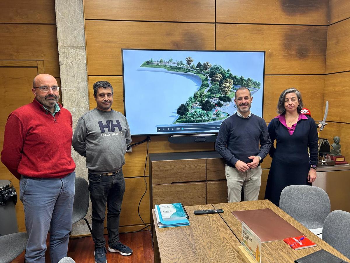 Por la izquierda, José Antonio Martínez, técnico municipal; Javier Rodríguez, concejal de Urbanismo; Ángel García, alcalde de siero; y María José Fernández, técnico municipal, junto a la imagen del proyecto del parque de La Reconquista.