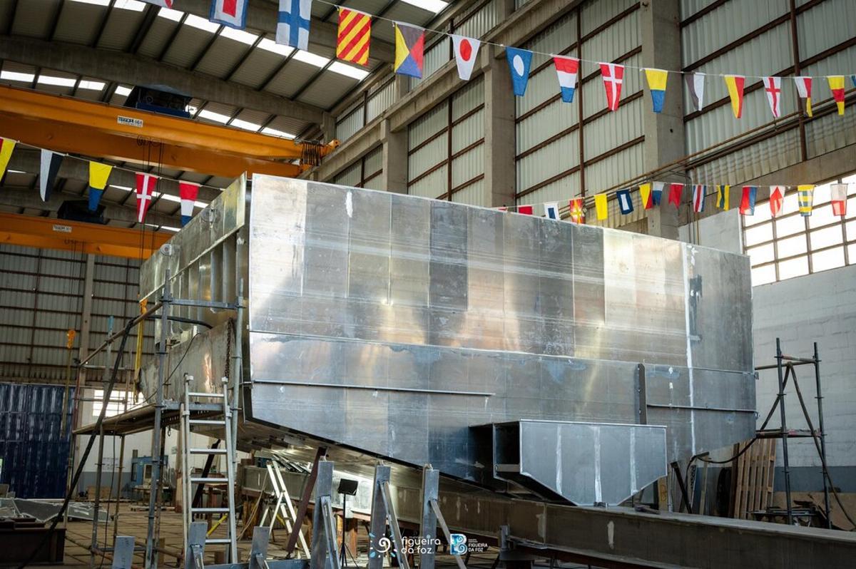 El primer bloque de aluminio del cerquero