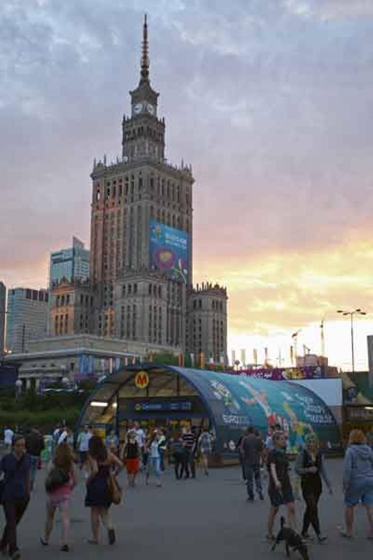 El Palacio de la Cultura y la Ciencia de Varsovia fue un regalo de la URSS a Polonia