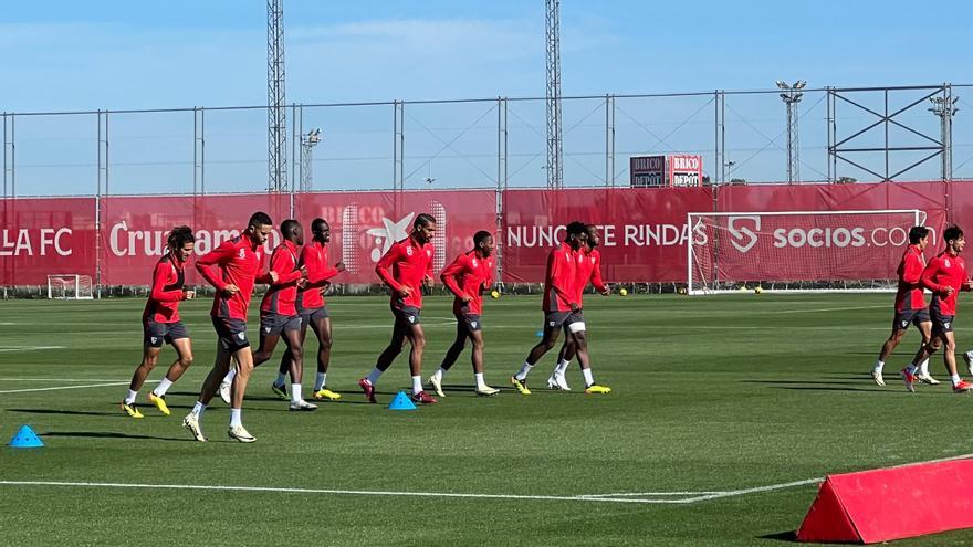 En-Nesyri, principal novedad en el entrenamiento del Sevilla