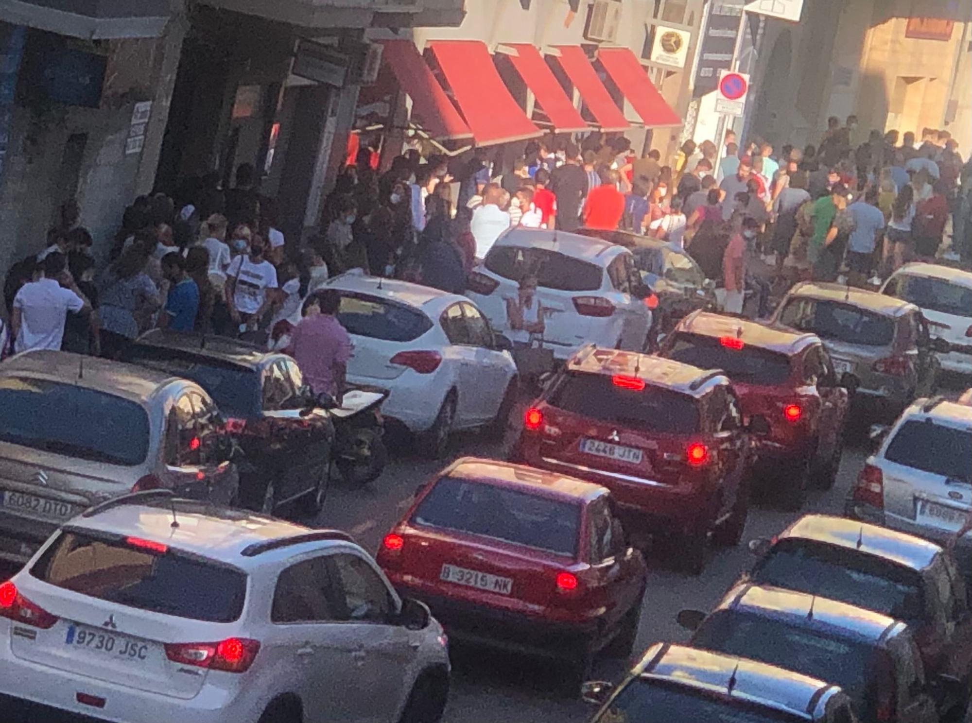 Largas colas en Burriana para conseguir una entrada para los toros