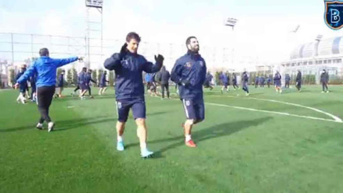 Arda Turan, en su primer entrenamiento con el Basaksehir