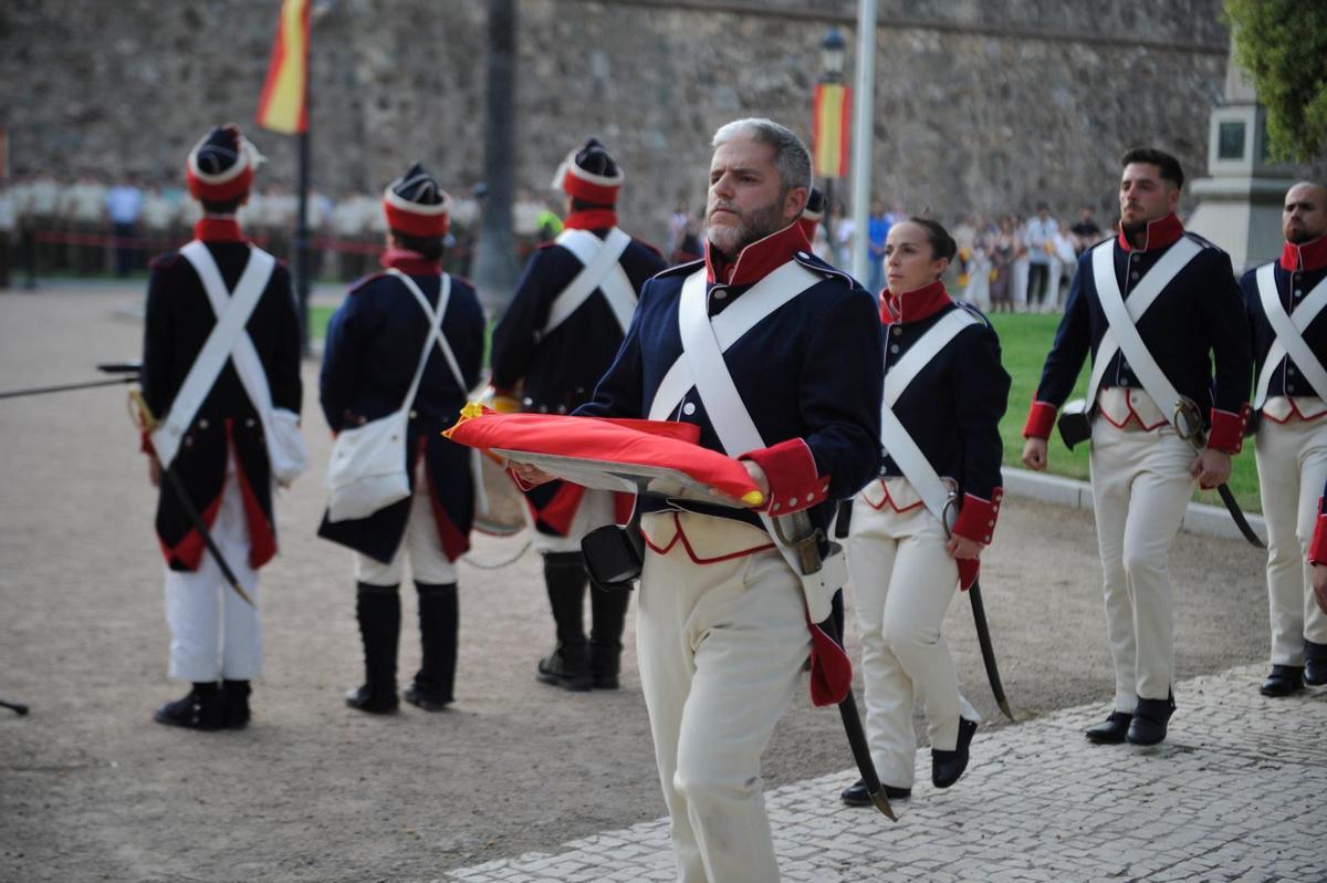 Uno de los momentos durante la retreta militar.