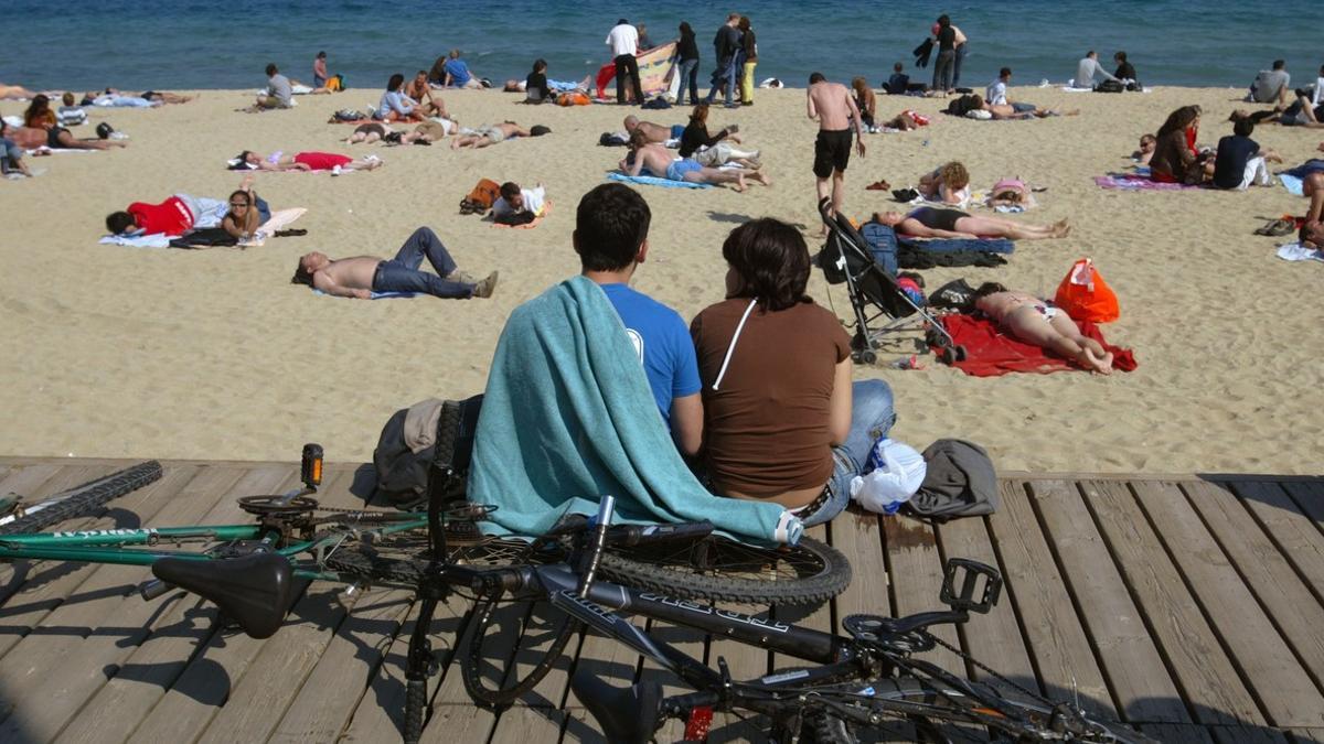 Ambiente de playa en la Barceloneta