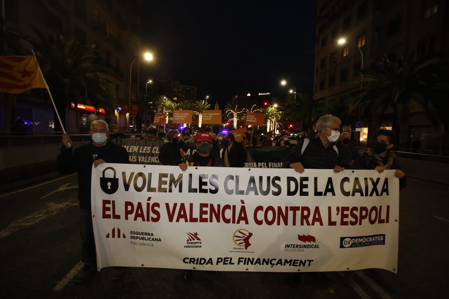 Alicante sale a la calle para exigir al Estado una mayor financiación de la Comunidad Valenciana