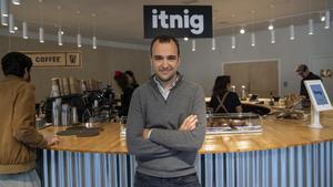 El director general de Itnig, Bernat Farrero, en el ’Coffice’ del grupo