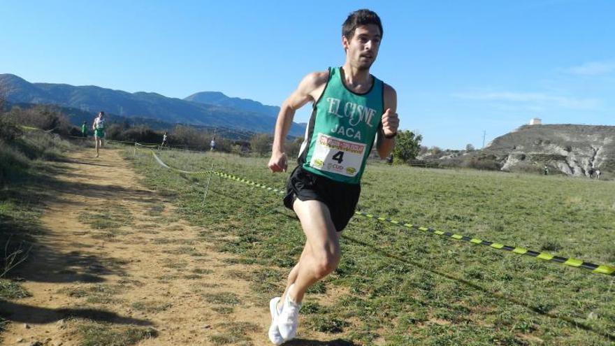 Víctor Puyuelo y Raquel Miró, vencedores del Cross de la Montaña