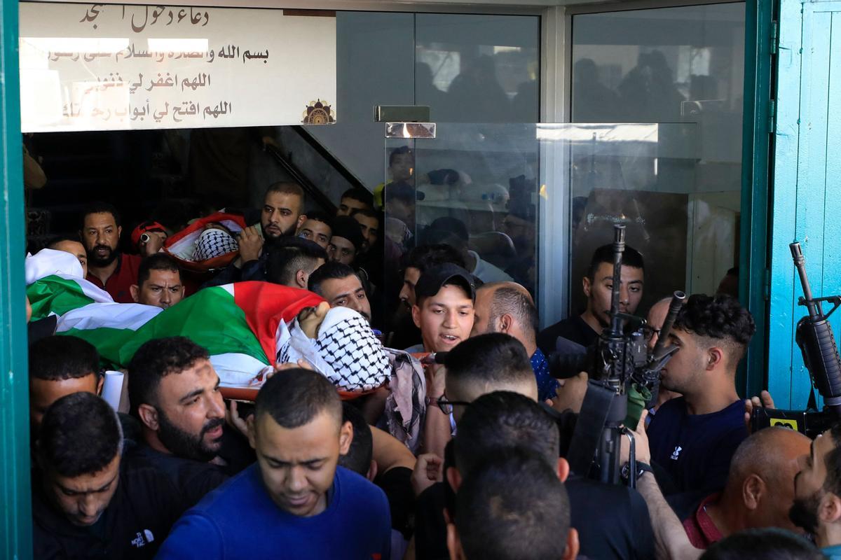 Israel responde a Yihad Islámica matando a otro cabecilla suyo. La aviación israelí ha bombardeado Rafah y las sirenas han sonado en el centro y sur de Israel Desde el martes han muerto ya 33 personas en Gaza, entre ellos al menos 15 civiles