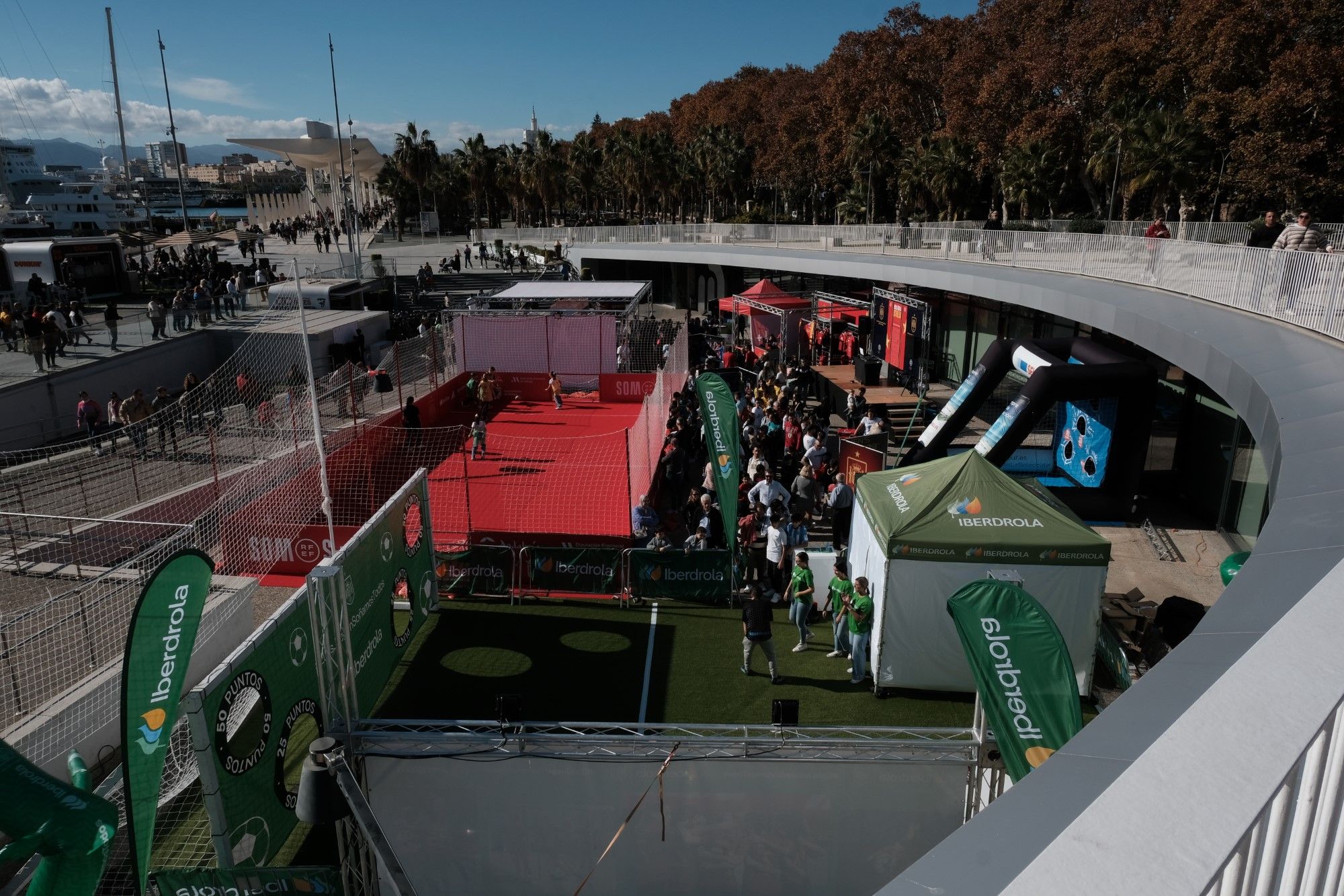 La Fan Zone de la selección femenina de fútbol en el Muelle Uno