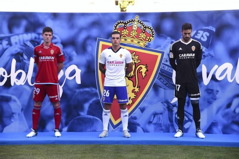 Presentación de la nueva equipación del Real Zaragoza para esta temporada