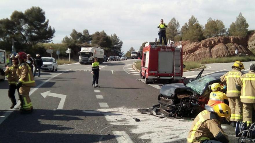 Imatge de l&#039;accident frontal a la C-55, a l&#039;alçada de Valls de Torroella