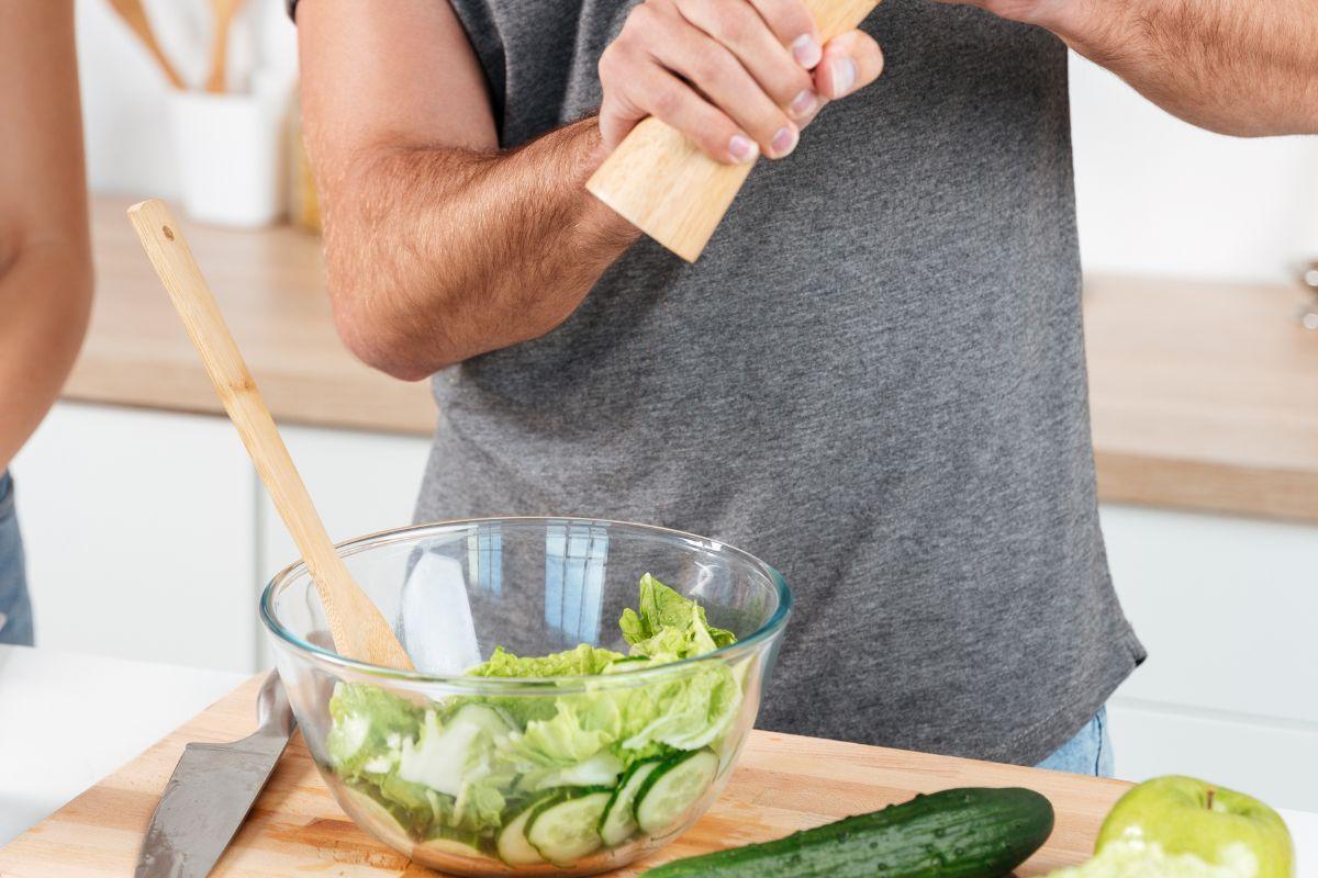 Estos son los utensilios que necesitas para preparar las ensaladas más frescas en menos de cinco minutos
