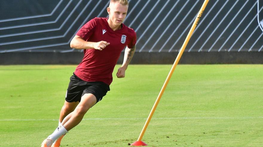 Isak Jansson, en un entrenamiento de esta semana. | FC CARTAGENA