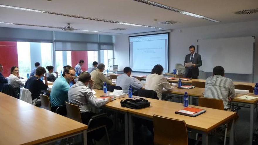 La Generalitat aumenta la oferta de cursos formativos para sus empleados en el 2015