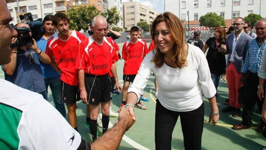 Susana Díaz: &quot;La recuperación económica no puede dejar la social por el camino&quot;