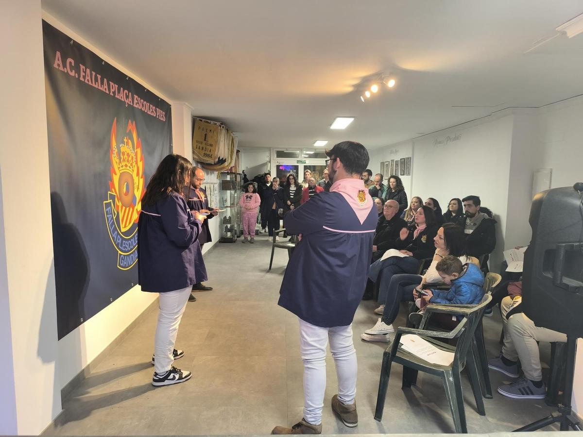 Presentación del "llibret" de la Escola Pia, en su casal