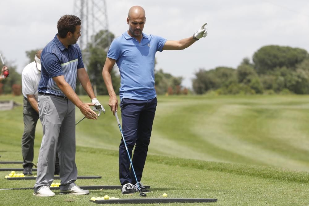 Guardiola i altres exfutbolistes disputen el torneig de golf a Caldes de Malavella