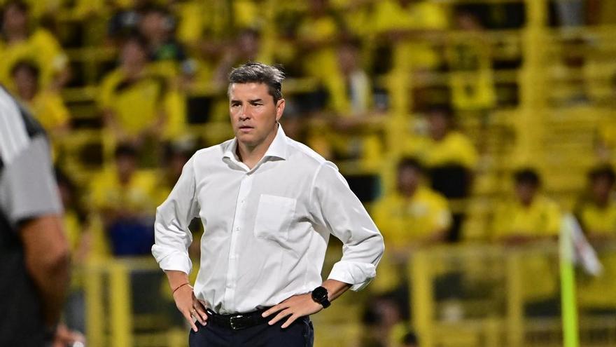 Ricardo Rodríguez, ex del Real Oviedo y técnico en Japón: "He evolucionado, pero me hice entrenador en El Requexón"