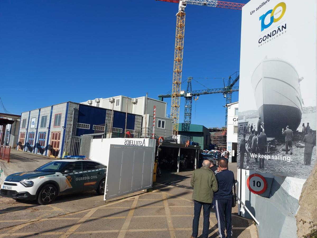 EN IMÁGENES: Fallece un trabajador en Astilleros Gondán, en Castropol