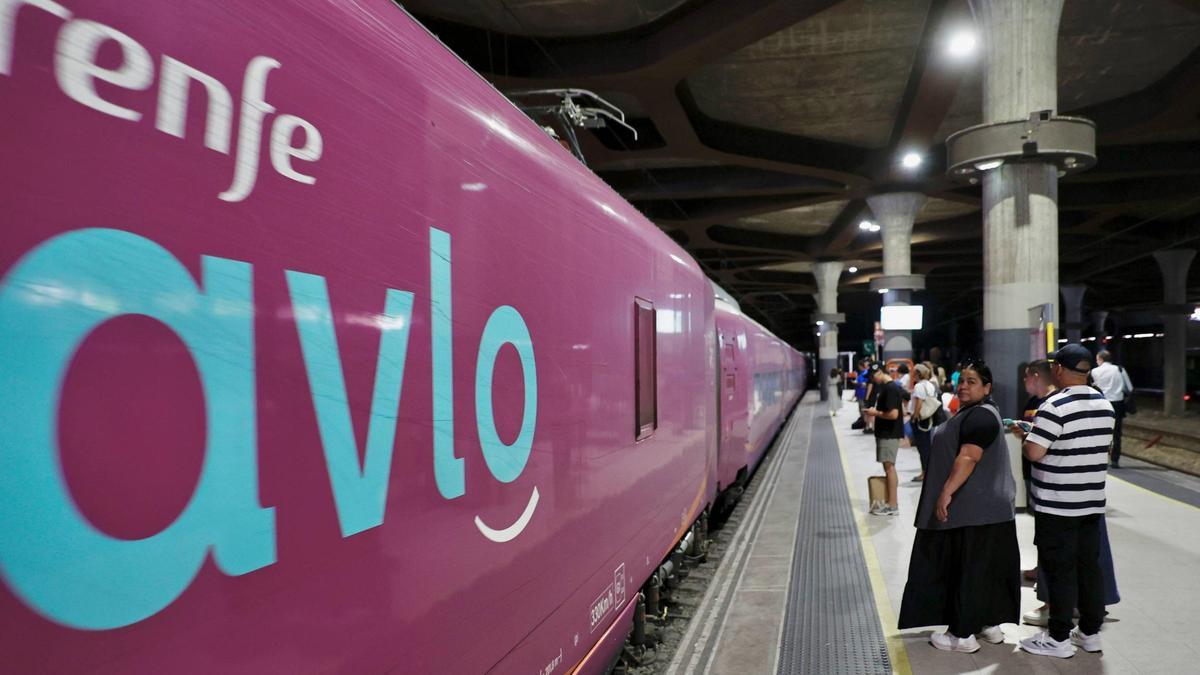 Un tren AVLO a Madrid.