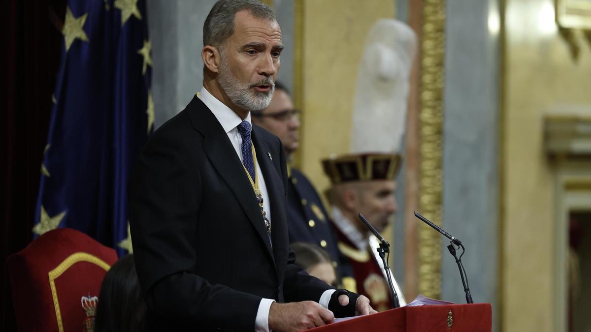 El rey Felipe pronuncia el discurso de apertura de la XV Legislatura de las Cortes Generales.