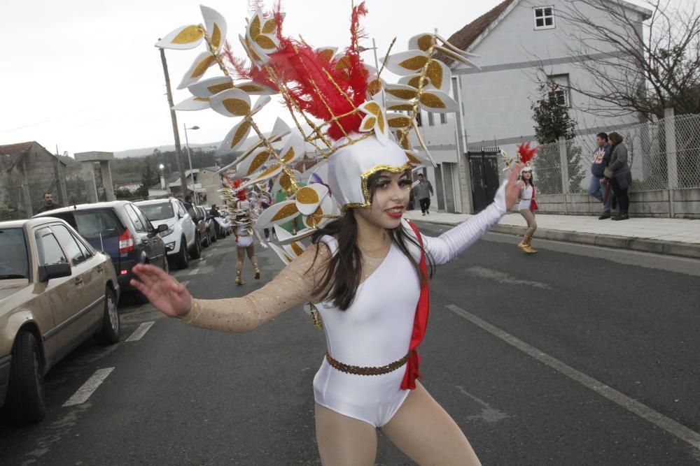 San Xulián pone el definitivo broche final al carnaval y celebra los 25 años de Os da Caña