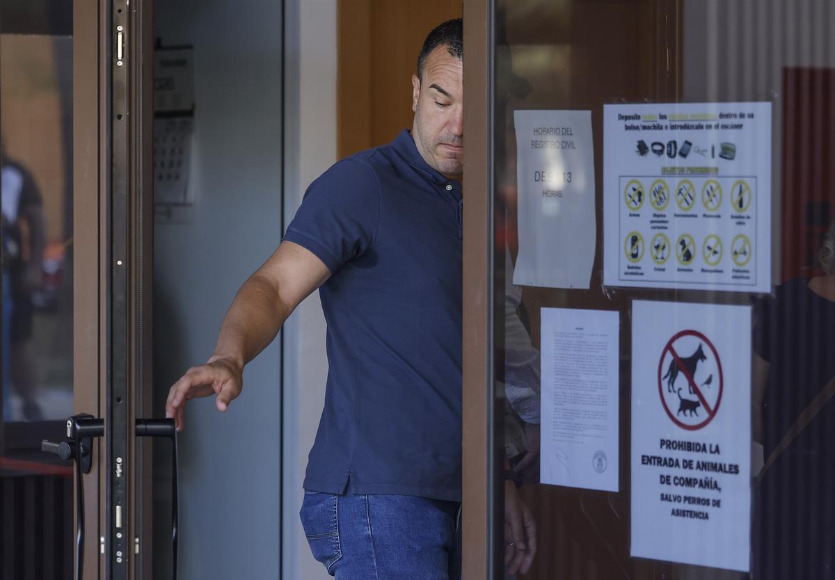 El presidente de la Diputación de Valencia, Vicent Mompó, entrando al juzgado de la dana para declarar por segunda vez