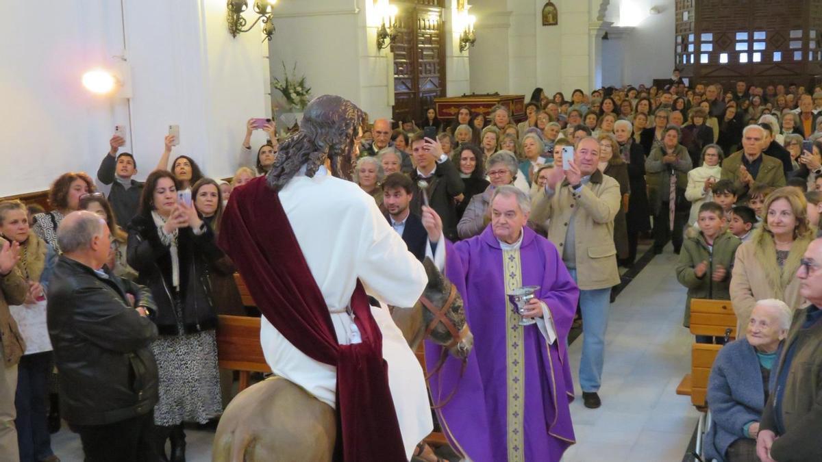 Bendición de la imagen de Jesús en la Borriquta